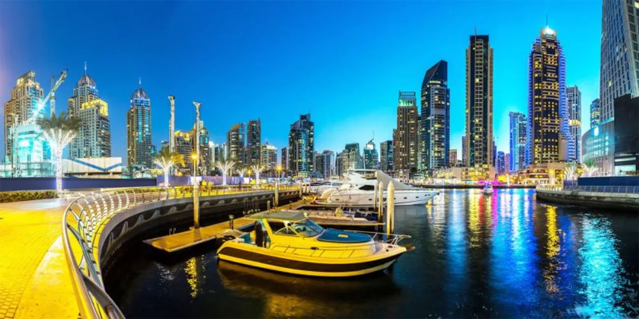 Dubai Marina Walk: Scenic Strolls & Waterfront Delights
